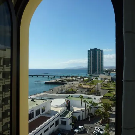 Edificio El Islote De Fermina アレシフェ