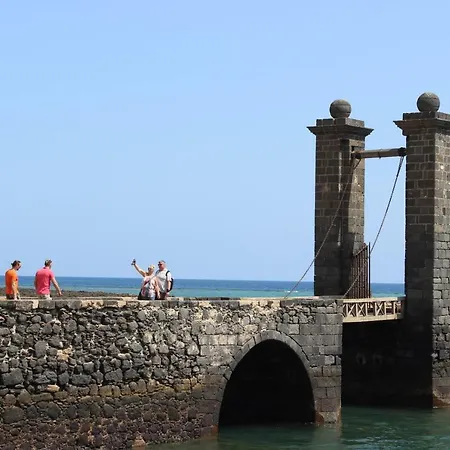 Edificio El Islote De Fermina アレシフェ
