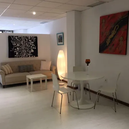 Edificio El Islote De Fermina * アレシフェ